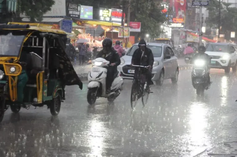 अगले 48 घंटे भारी; चार जिलों में ऑरेंज अलर्ट
