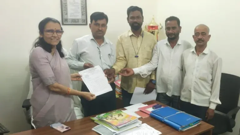 शिक्षकांअभावी जि प निसतखेडा शाळेची पटसंख्या 48 वरून आली 36 वर!