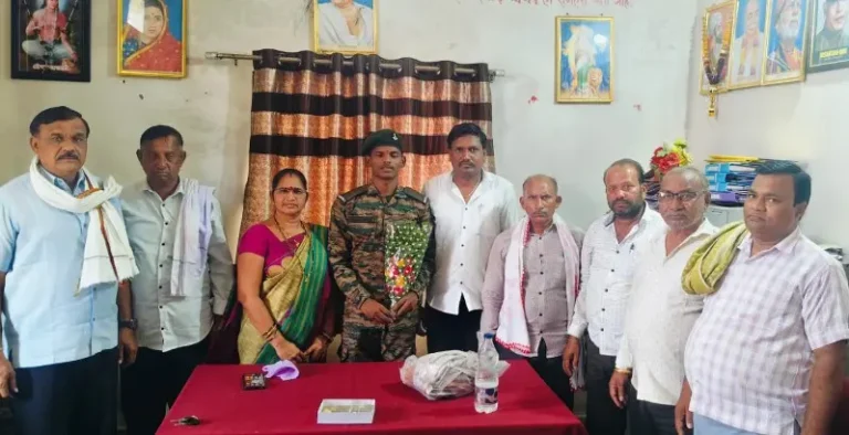 नांदगाव येथे सैन्यदलात निवड झालेल्या युवकाचा ग्रा पं तर्फे सत्कार 