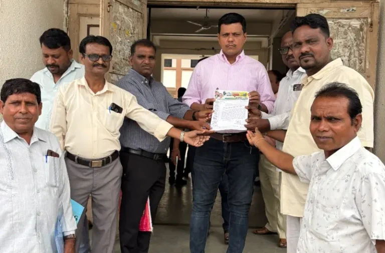 SIR प्रक्रियेत घरोघरी पडताळणी करा; वंचित बहुजन आघाडीचे तहसीलदारांना निवेदन