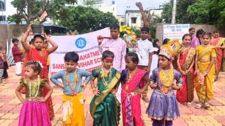 एस.एस.महात्मे संस्कार विहार शाळेत आषाढी एकादशी निमित्ताने दिंडी उत्साहात