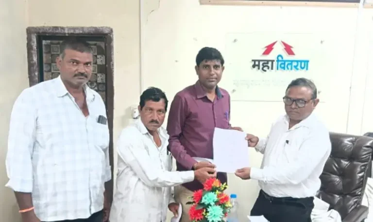 वीजपुरवठा खंडित; शेतकऱ्यांचा महावितरणला इशारा