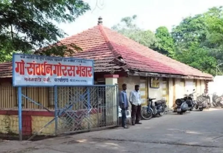तुकाराम मुंढे का गोरस भंडार पर एक्शन