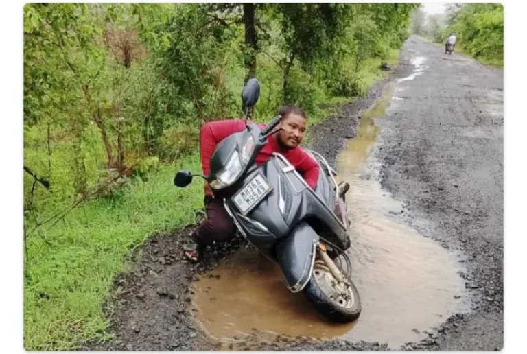 मुजबी ते गुंजेपार मार्गावर खड्ड्यांचे साम्राज्य; वाहनधारकांचा जीव टांगणीला