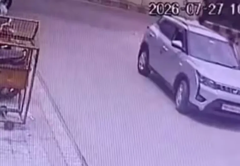 कार की चपेट में आने से मासूम की मौत