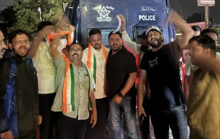 पुतला दहन से पहले पुलिस ने रोका