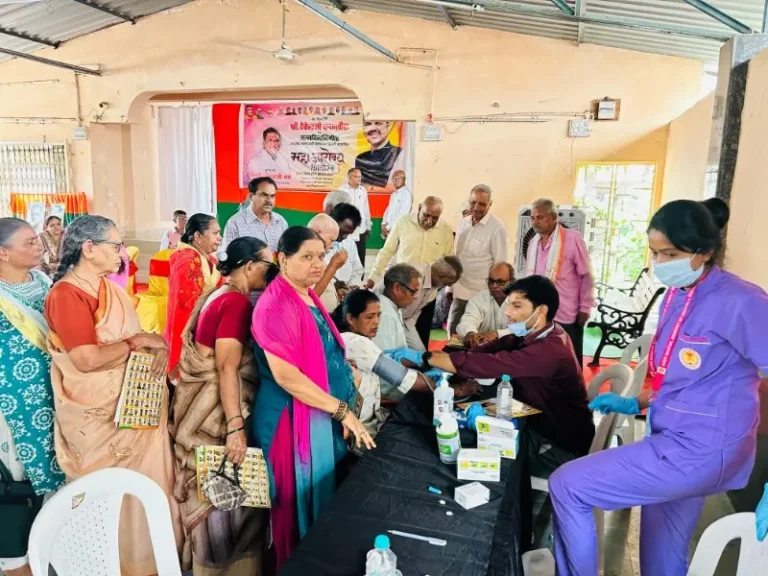 मुख्यमंत्री देवेंद्र फडणवीस यांच्या वाढदिवसानिमित्त महाआरोग्य शिबिराला नागरिकांचा उत्स्फूर्त प्रतिसाद