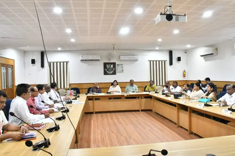 रक्षा बंधन दिनी महिलांसह त्यांच्या 10 वर्षापर्यंत मुलां-मुलींना मोफत प्रवास रक्षा बंधन दिनी महिलांसह त्यांच्या 10 वर्षापर्यंत मुलां-मुलींना मोफत प्रवास