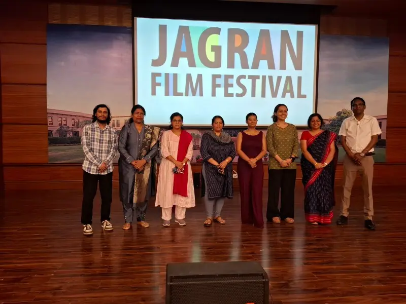 महाराष्ट्र सदनात जिप्सीचा विशेष खेळ प्रेक्षकांचा उत्स्फूर्त प्रतिसाद महाराष्ट्र सदनात जिप्सीचा विशेष खेळ प्रेक्षकांचा उत्स्फूर्त प्रतिसाद