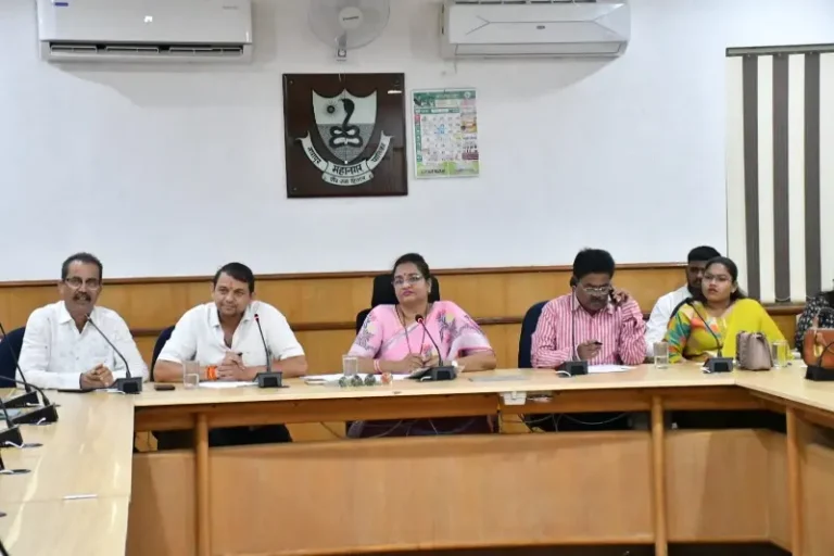अनधिकृत मोबाईल टॉवरवर कारवाई करा