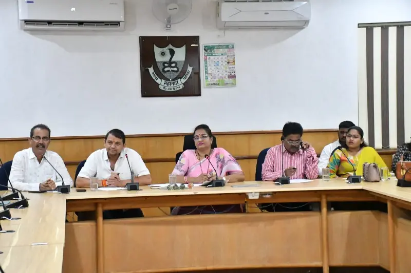अनधिकृत मोबाईल टॉवरवर कारवाई करा अनधिकृत मोबाईल टॉवरवर कारवाई करा
