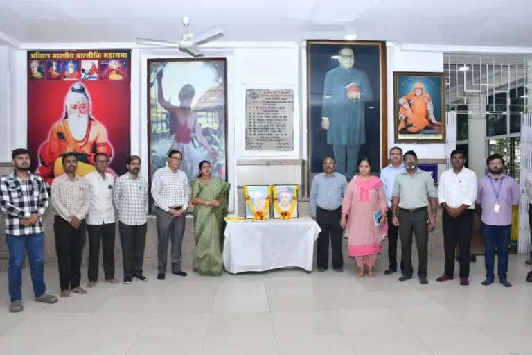 मनपाद्वारे लोकमान्य टिळक अन् थोर क्रांतीकारक चंद्रशेखर आझाद यांना विनम्र अभिवादन