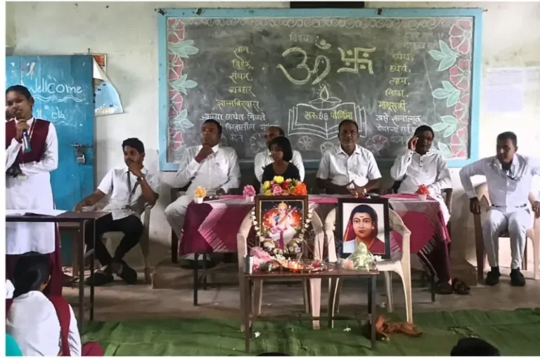रुपौर्णिमेनिमित्त चंद्रभागा विद्यालयात वृक्षारोपणासह गुरुंचा गौरव