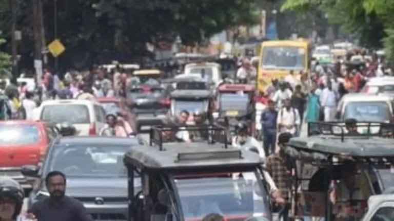 भारी ट्रैफिक से चालकों को परेशानी