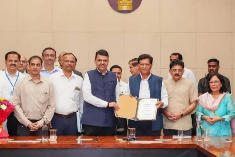 मुख्यमंत्री देवेंद्र फडणवीस यांच्या उपस्थितीत रेशीम संचालनालय आणि बाएफ यांच्यात सामंजस्य करार