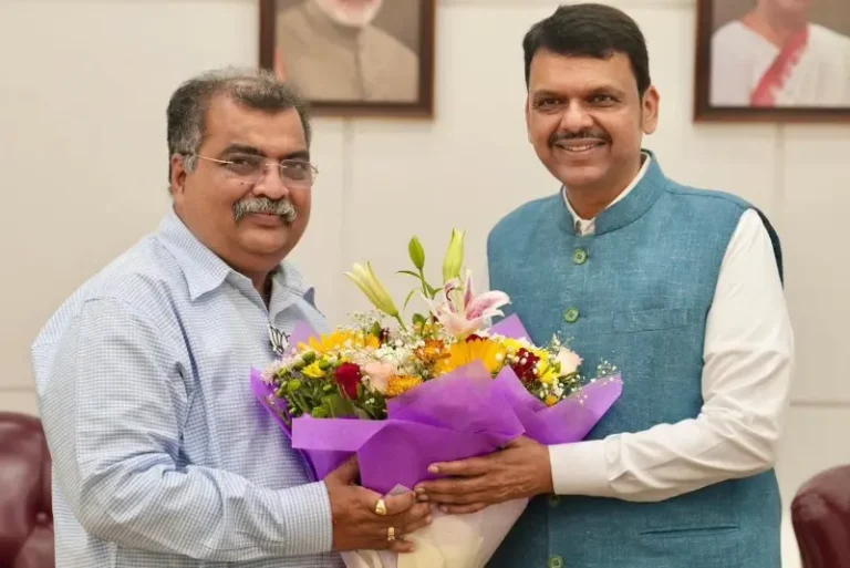सर्वाधिक काळ मुख्यमंत्रीपद भूषवणाऱ्या यादीत देवेंद्र फडणवीस तिसऱ्या क्रमांकावर