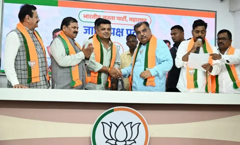 पालघर येथील उबाठाचे माजी नगरसेवक पिंपळे यांच्यासह वेगवेगळ्या संघटनांचे पदाधिकारी भाजपात दाखल