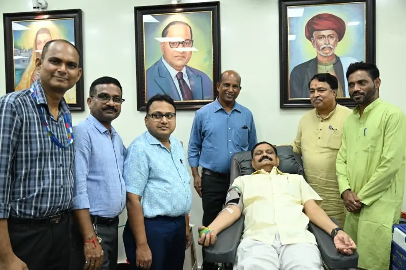 मुख्यमंत्री देवेंद्र फडणवीस यांच्या वाढदिवसानिमित्त भाजपा प्रदेश कार्यालयात रक्तदान शिबिर मुख्यमंत्री देवेंद्र फडणवीस यांच्या वाढदिवसानिमित्त भाजपा प्रदेश कार्यालयात रक्तदान शिबिर