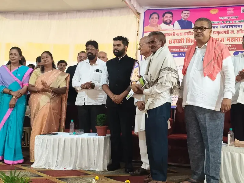 तुमसरच्या‘छत्रपतीशिवाजीमहाराजसमाधानशिबिरा’लाजनतेचाविक्रमीप्रतिसाद_copy_800x600
