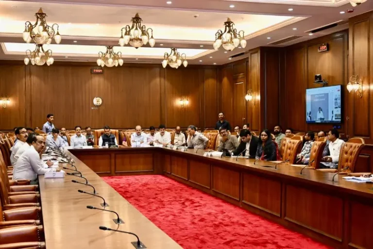 ‘एल निनो’चे संभाव्य संकट जलसंधारणासाठी इष्टापत्ती; कमी कालावधीत पूर्ण होऊ शकणारी जलसंधारणाची कामे प्राधान्याने पूर्ण करा – मुख्यमंत्री देवेंद्र फडणवीस