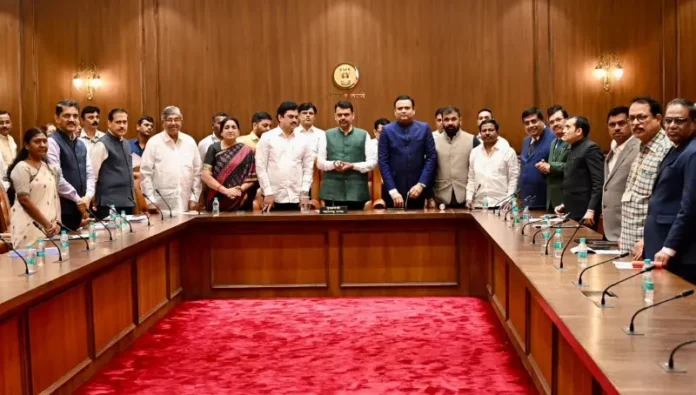 मा.मुख्यमंत्री-विधानभवनडॅशबोर्डचेउदघाटन(2)_copy_800x454