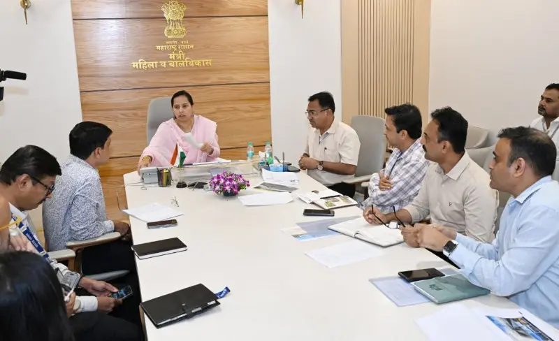 आरावी व श्रीवर्धन बीच विकासकामांचा महिला व बालविकास मंत्री आदिती तटकरे यांनी घेतला आढावा आरावी व श्रीवर्धन बीच विकासकामांचा महिला व बालविकास मंत्री आदिती तटकरे यांनी घेतला आढावा