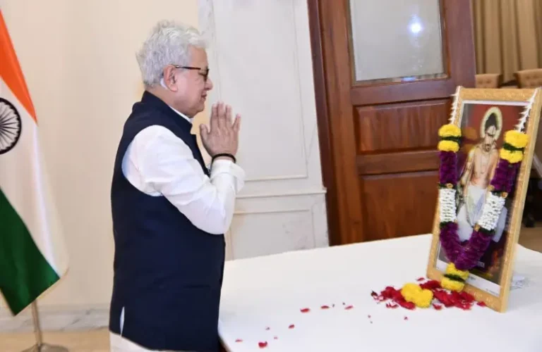 Governor pays tribute to Sant Gulabrao Maharaj