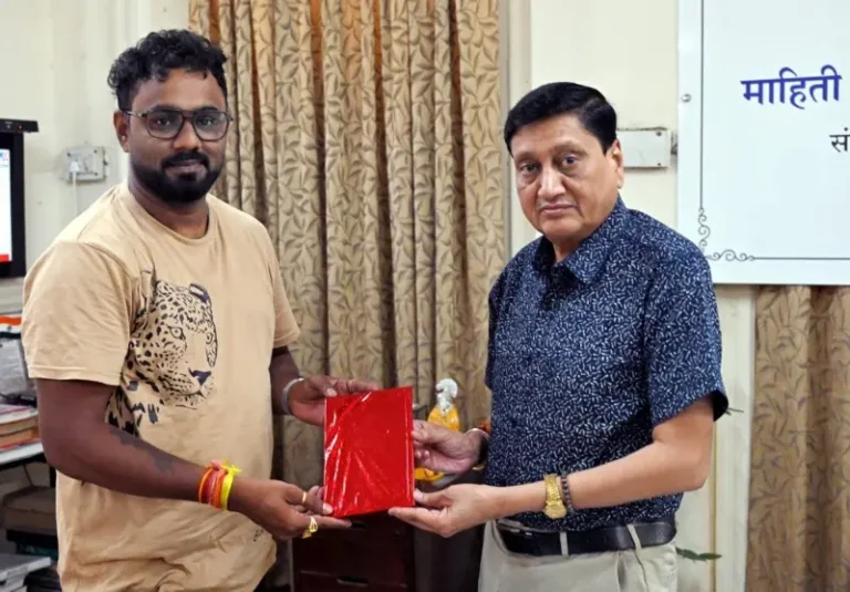 सर्पदंश झाल्यास त्वरित रुग्णालयात जा – सर्पमित्र नितेश भांदक्कर