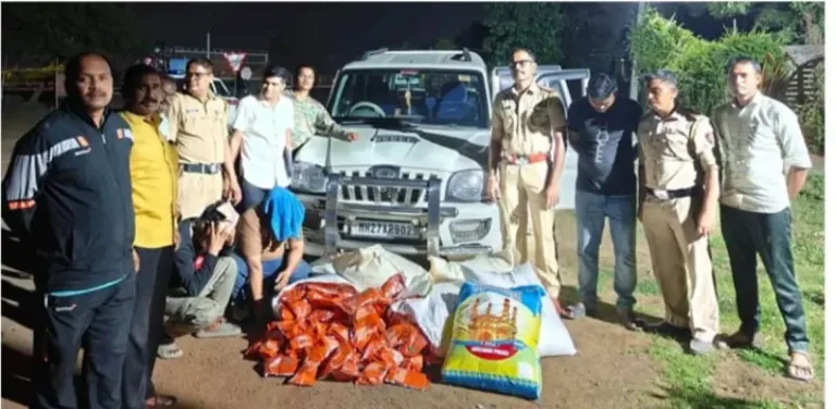 सुगंधित तंबाखूची तस्करी करणाऱ्यांवर कारवाई; ११ लाखांचा मुद्देमाल जप्त