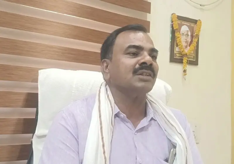 स्वतःचीचपाठथोपटण्यापेक्षाजनतेच्याप्रश्नांवरबोला!_copy_800x562