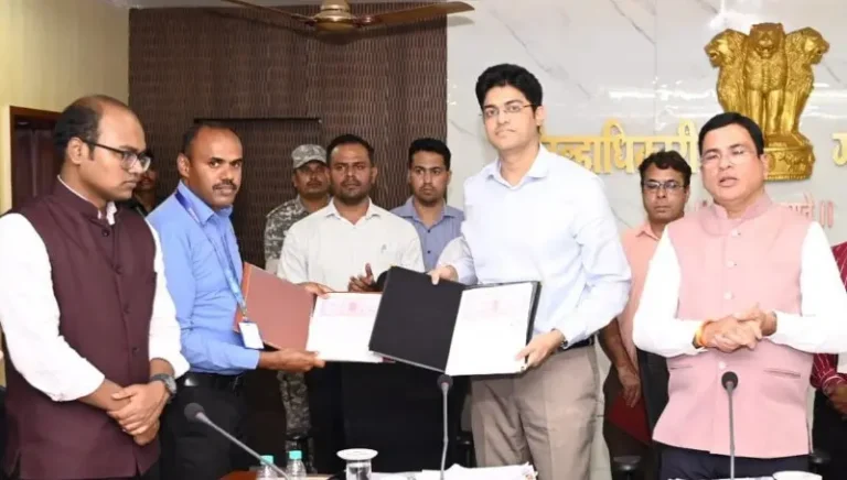 महास्ट्राईड अंतर्गत जिल्हा प्रशासन व एचसीएलटेकमध्ये ‘टेकबी’ कार्यक्रमासाठी सामंजस्य करार