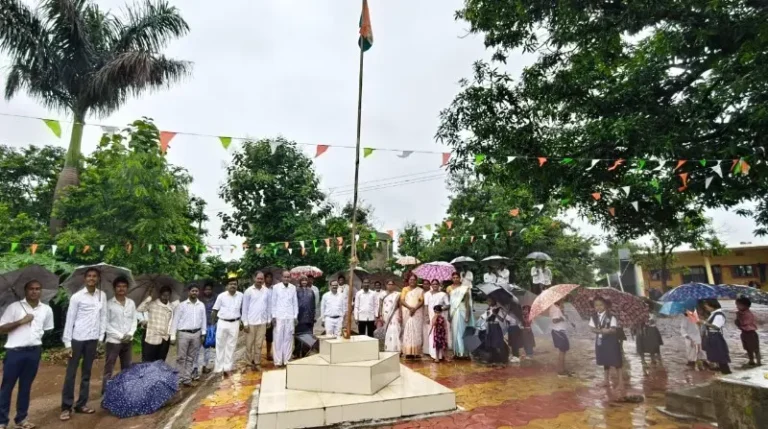 उमरी येथे स्वातंत्र्य दिन उत्साहात साजरा