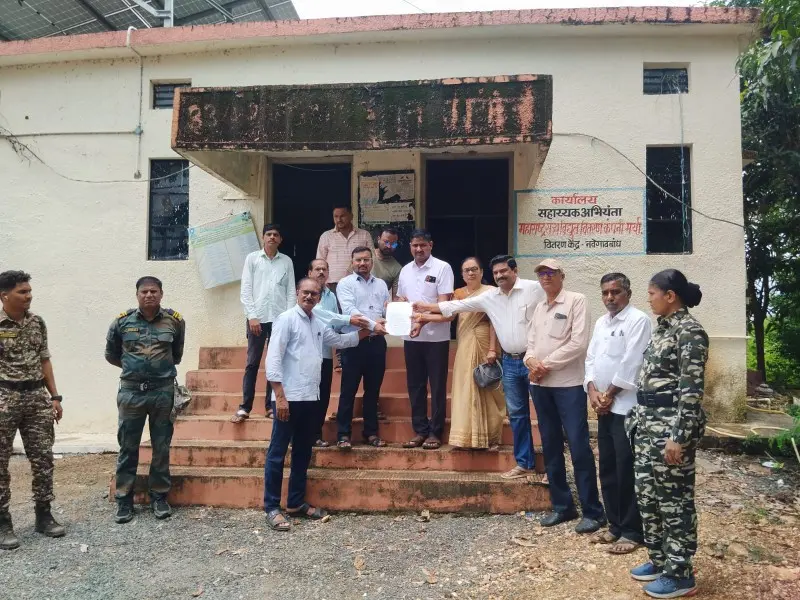 नवेगाव बांध येथे वारंवार वीजपुरवठा खंडित; नागरिकांचे महावितरणला निवेदन नवेगाव बांध येथे वारंवार वीजपुरवठा खंडित; नागरिकांचे महावितरणला निवेदन