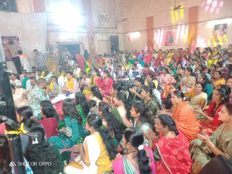 श्री श्याम झुला महोत्सवानिमित्य भजन संध्याच्या भक्तीगीताने भाविक मंत्रमुग्ध श्री श्याम झुला महोत्सवानिमित्य भजन संध्याच्या भक्तीगीताने भाविक मंत्रमुग्ध