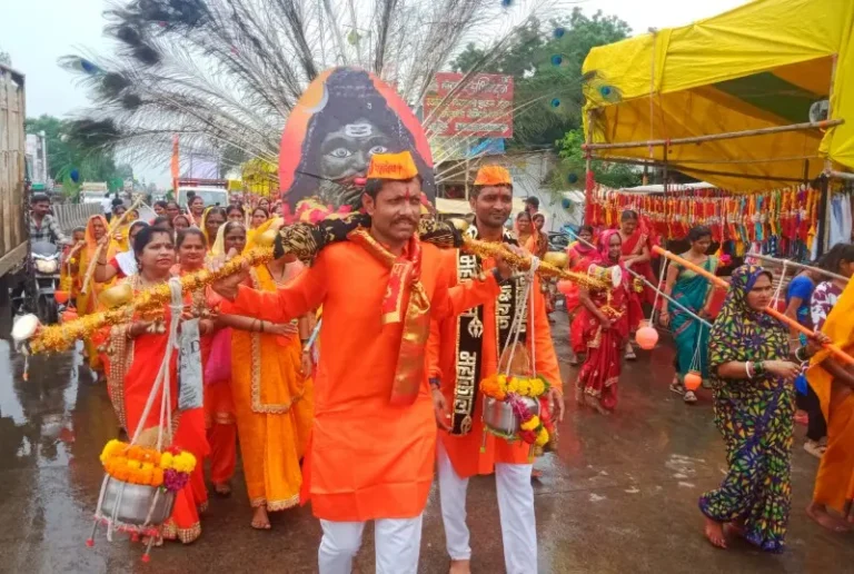 हर हर महादेवच्या जयघोषाने कन्हान शहर दुमदुमले ; भव्य कावडयात्रेत शिवभक्तांचा जल्लोष