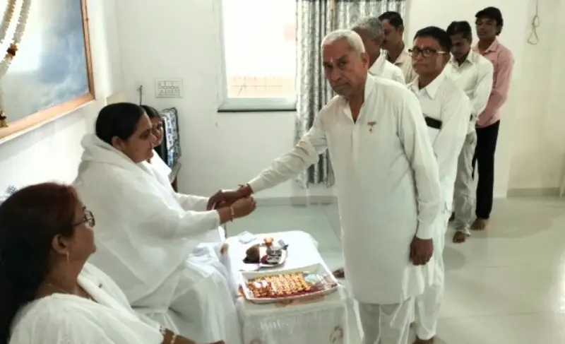 ब्रह्माकुमारी सेवा केंद्रात राखीचा सन साजरा ब्रह्माकुमारी सेवा केंद्रात राखीचा सन साजरा