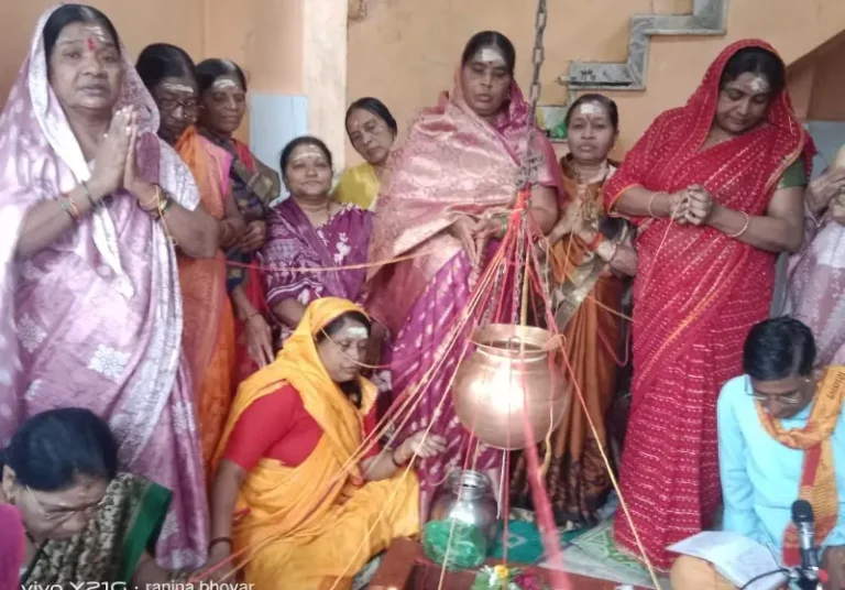 स्वामी विवेकानंद नगरात हनुमान मंदिरात महापुजा