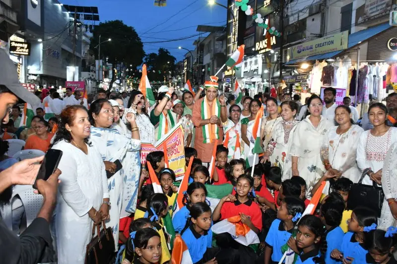 भव्य तिरंगा रॅलीने जरीपटका परिसर दुमदुमला भव्य तिरंगा रॅलीने जरीपटका परिसर दुमदुमला