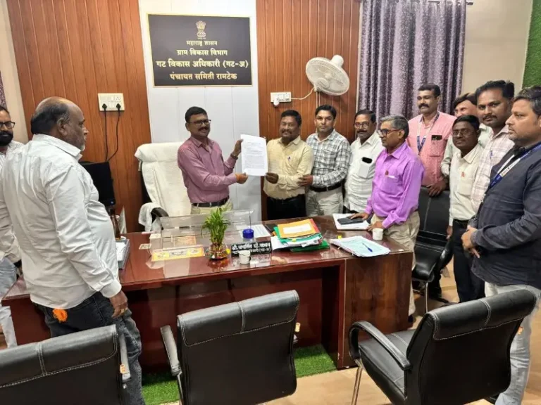 ग्राम पंचायत अधिकारियों ने ग्राम सभा का बहिष्कार किया