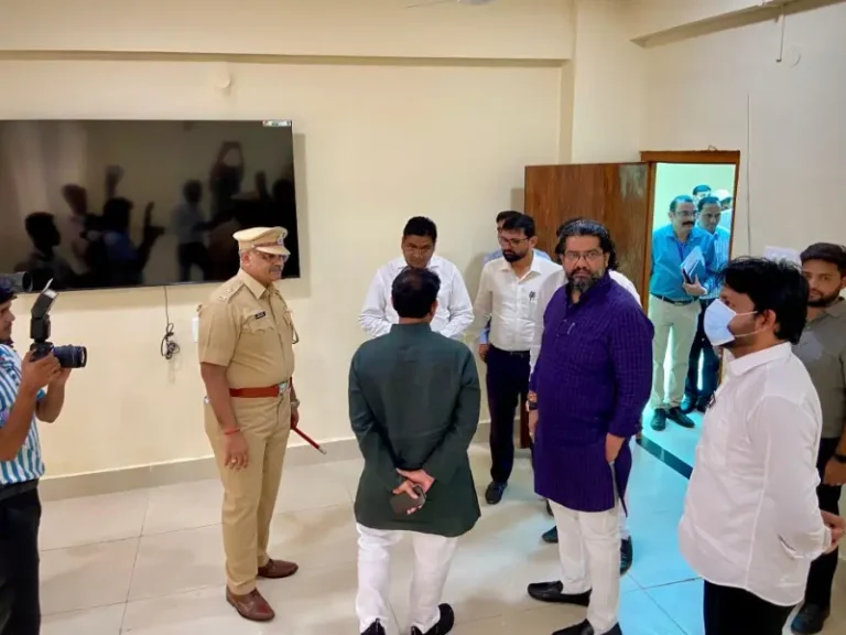 प्रादेशिक परिवहन कार्यालयाच्या नूतन इमारतीची  शिवेंद्रराजे भोसले यांनी केली पाहणी 
