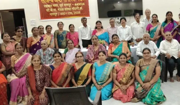 माऊली योग ग्रुपतर्फे गुरुपौर्णिमा उत्साहात साजरी, ज्येष्ठ नागरिकांचा सत्कार