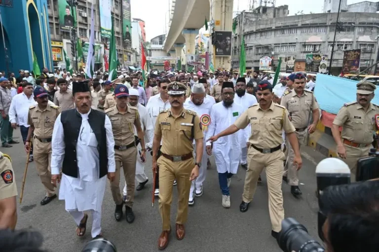 पुलिस की मुस्तैदी से शांतिपूर्ण रहा ईद-ए-मिलाद का जलूस