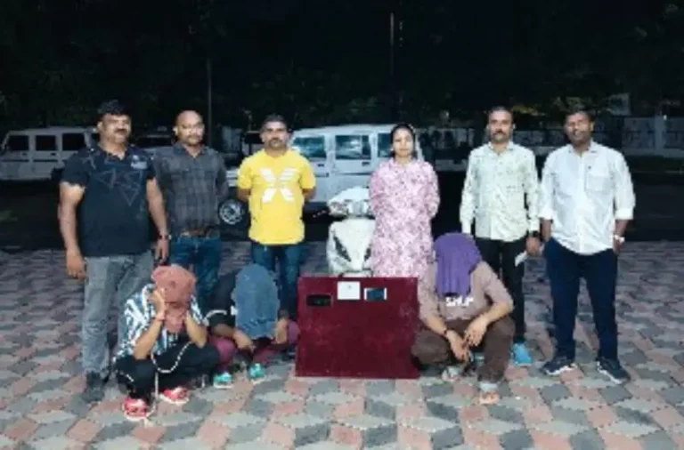 12 घंटे में चैन स्नैचिंग का खुलासा, तीन गिरफ्तार