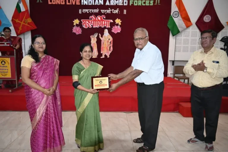 प्रहार मिलिटरी स्कूलमध्ये स्वातंत्र्यवीर सावरकर साहस स्मरण सप्ताहानिमित्त प्रेरणादायी व्याख्यान