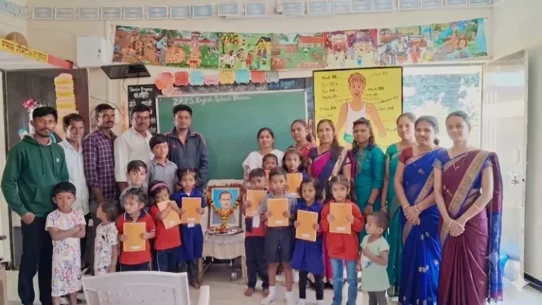 जिल्हा परिषद प्राथमिक सेमी इंग्लिश स्कूल भोवरी मध्ये साहित्यसम्राट अण्णाभाऊ साठे यांची जयंती झाली साजरी