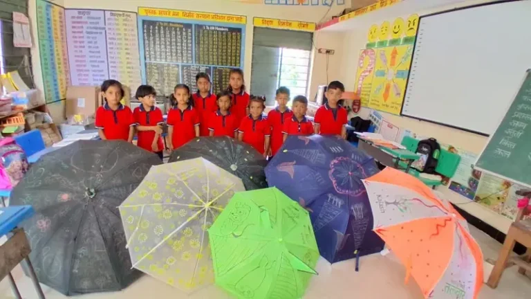 जिल्हा परिषद प्राथमिक सेमी इंग्रजी शाळा भोवरी येथे भरली छत्री पेंटिंग ची कार्यशाळा
