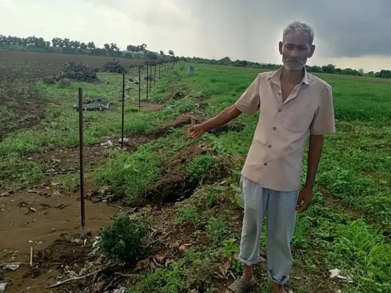8 वर्षानंतर कायदेशीर लढाई जिंकल्यानंतरही 8 महिन्याच्या कालावधी लोटूनही शेतकरी रस्त्यापासून वंचित!