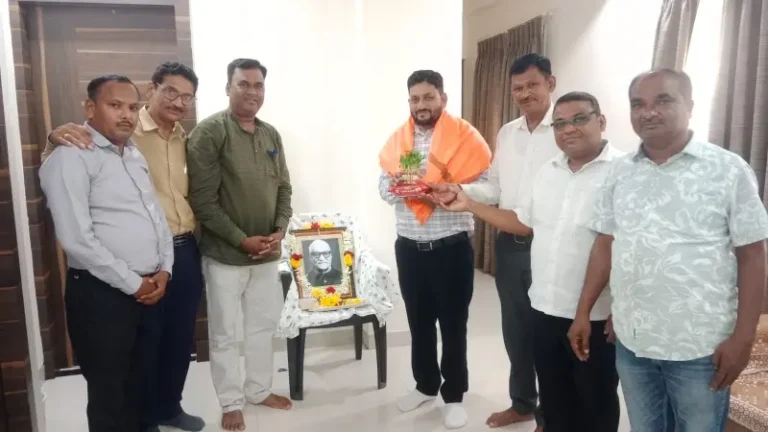गोस्वामी समाज महासभा नागपूरच्या वतीने भारतरत्न माजी राष्ट्रपती वी. वी. गिरी यांची जयंती उत्साहात साजरी