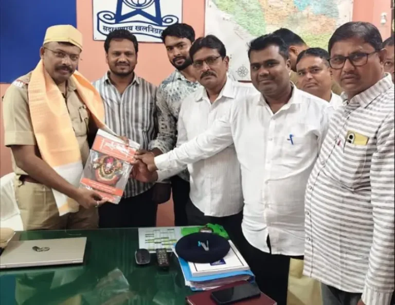 अरोली येथे बदली झालेले ठाणेदार राऊत यांना निरोप तर रुजू झालेले ठाणेदार गोमासे यांचे स्वागत