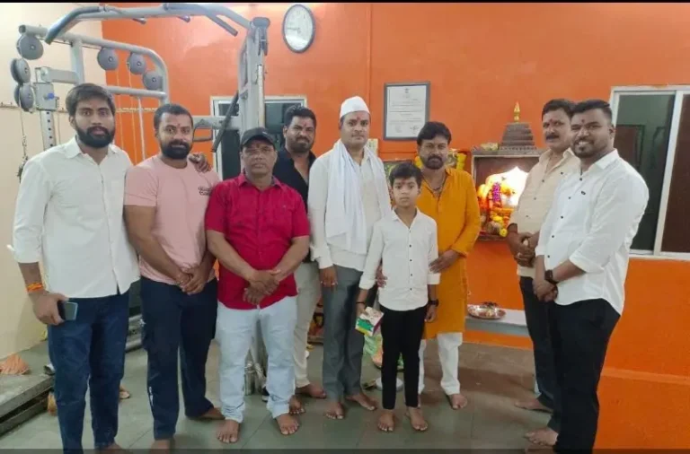 निंबाजी वस्ताद अखाड्यात पारंपरिक गुरुपूजेला उत्स्फूर्त प्रतिसाद